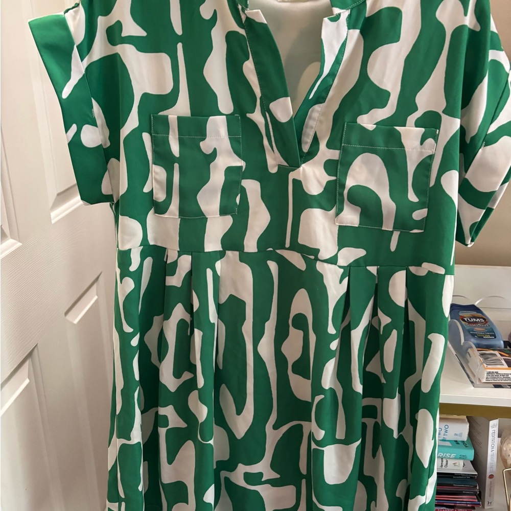 Entro Green and White Dress